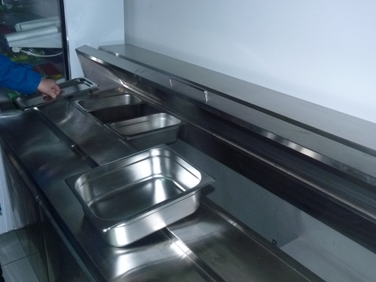 Comptoir à salades de cuisine/restaurant sous le contre- congélateur biens de 1800 x de 800 x de 1000mm